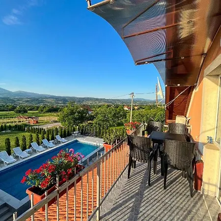 Djokic Sa Bazenom Soko Banja